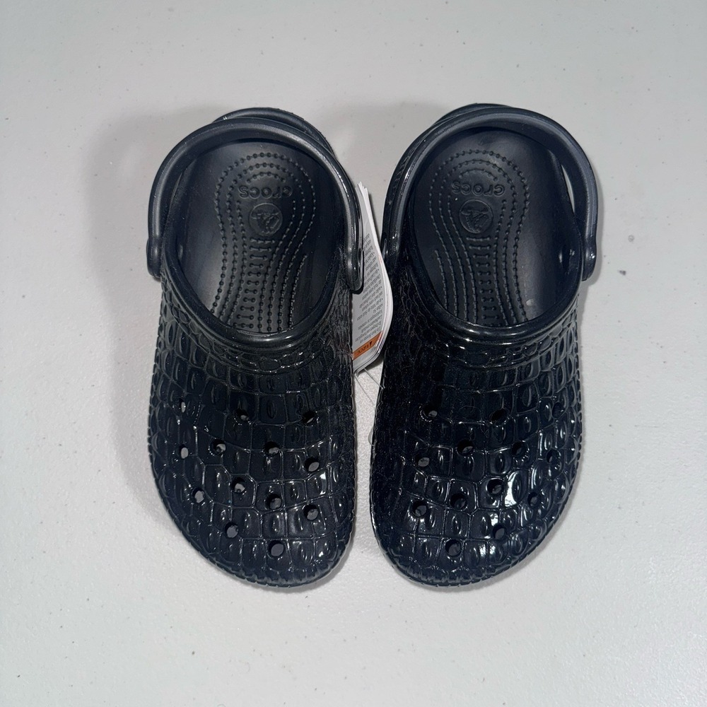 Crocs Kids size W/6 M/4 Classic Metallic Crocskin Clog Everyday Casual Travel